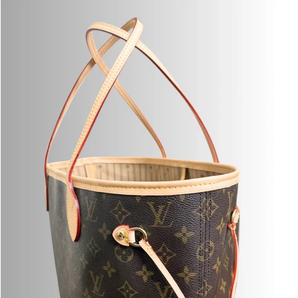 Louis Vuitton Monogram Neverfull MM Tote Bag with Brand New Leather and COA